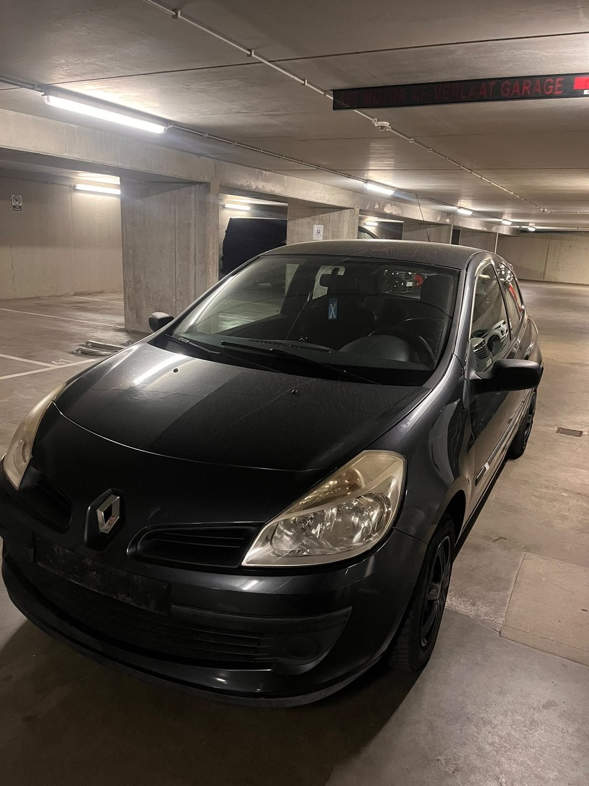 Renault Clio 3, 1.2 essence, Autos, Boîte manuelle, Noir, Vitres électriques, 4 cylindres