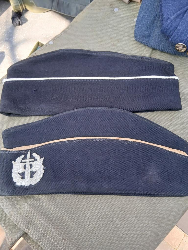 Calots armée belge. Médical., Collections, Objets militaires | Général, Enlèvement ou Envoi