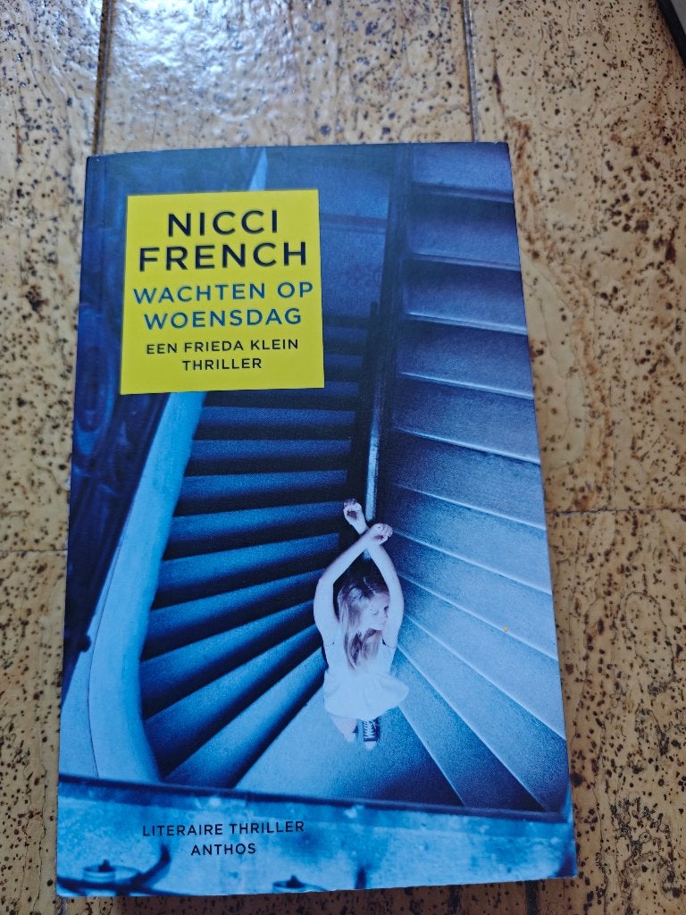Wachten op woensdag - Nicci French, Boeken, Ophalen of Verzenden, Zo goed als nieuw, Nicci French, België