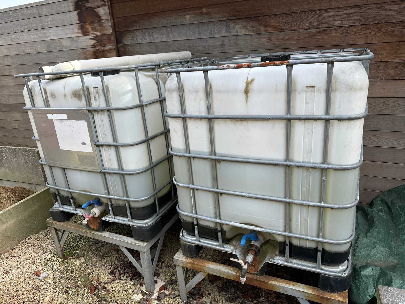 2 regenwater tonnen van 1000 liter, Tuin en Terras, Ophalen, Zo goed als nieuw