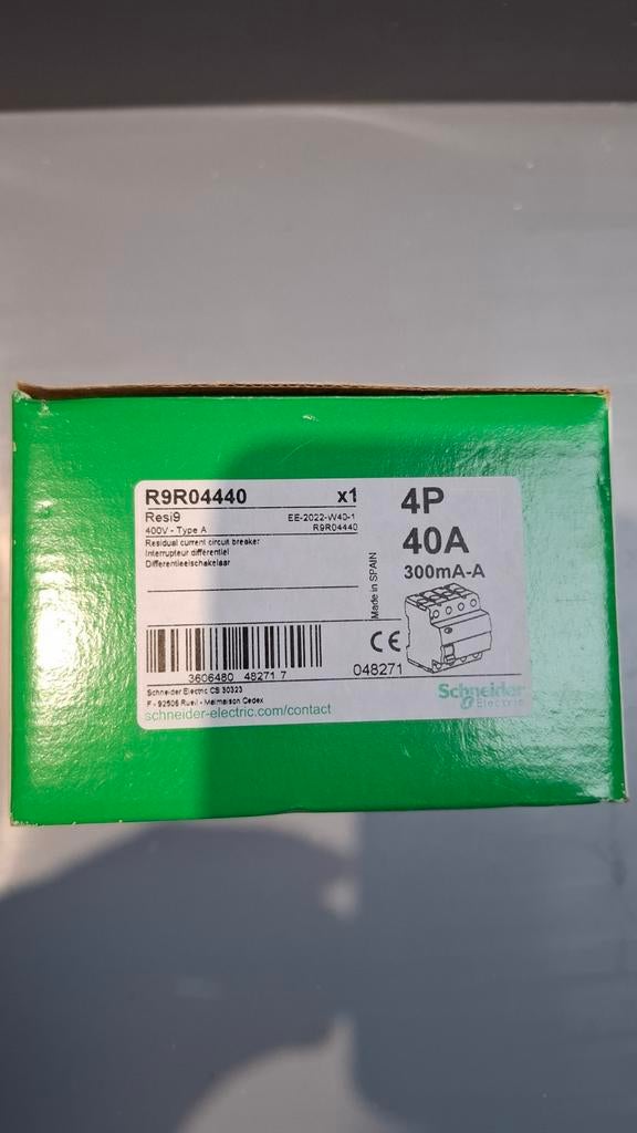 Schneider - Differentieelschakelaar 4P 40A 300mA Type A - Re, Doe-het-zelf en Bouw, Ophalen of Verzenden