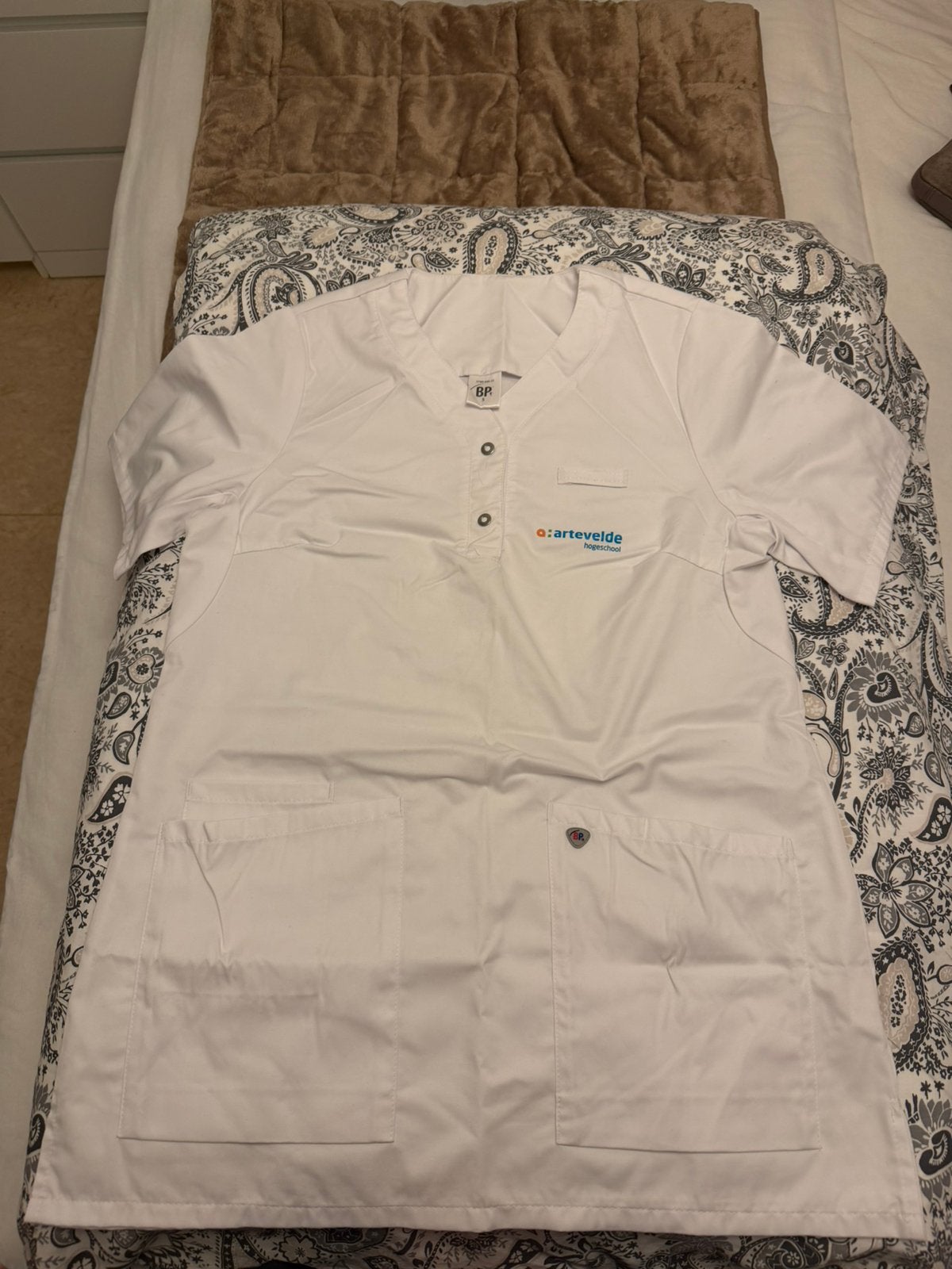 Artevelde witte short, Kostuum of Pak, Wit, Nieuw, Ophalen of Verzenden