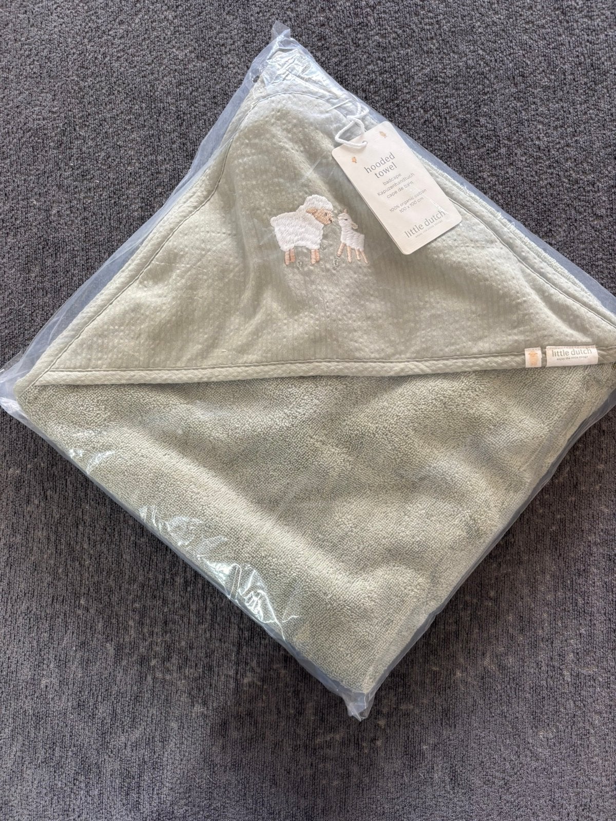 Nieuwe badcape little dutch sheep, Enlèvement ou Envoi, Neuf