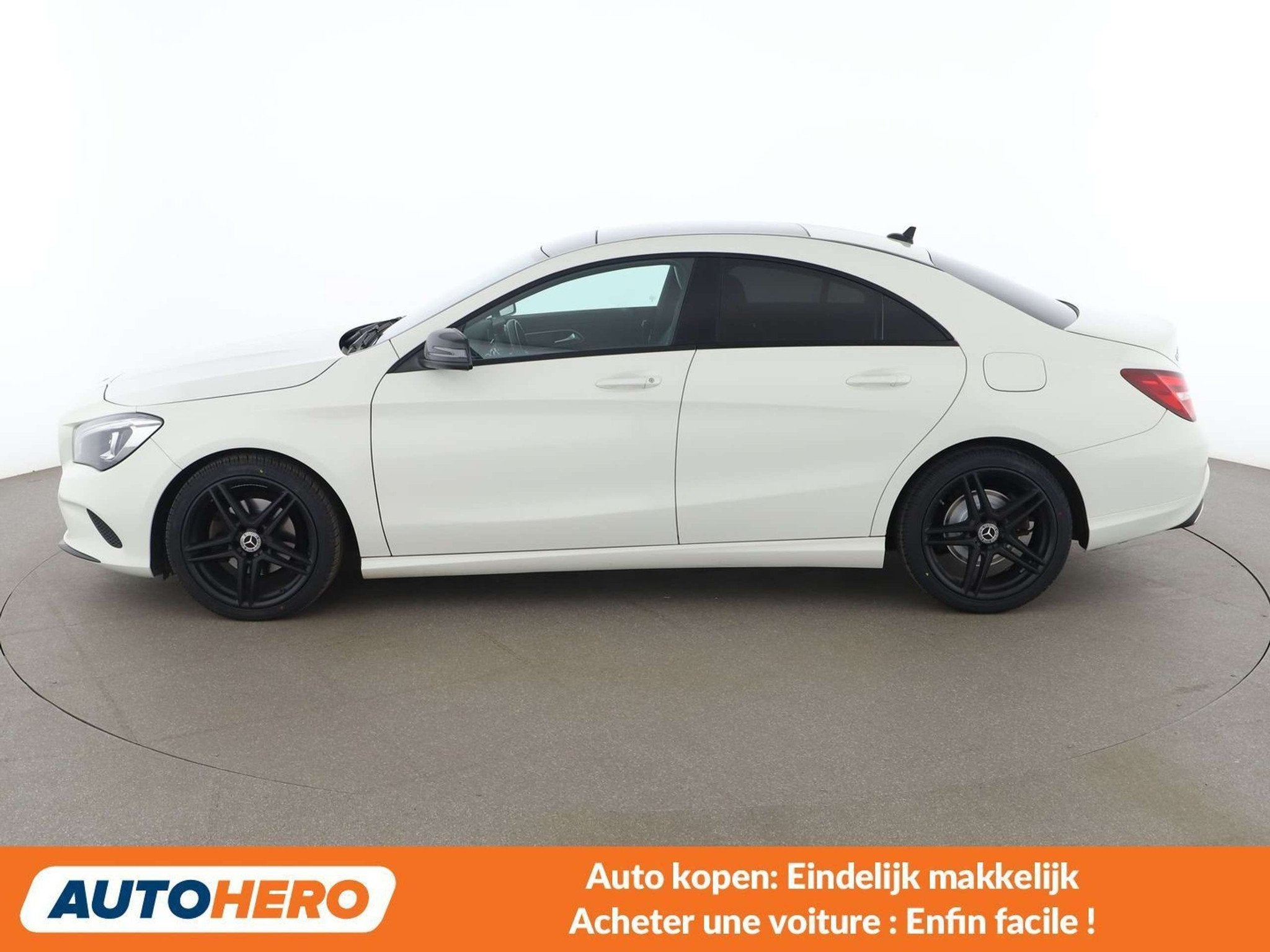 Mercedes-Benz CLA-Klasse 180 CLA 180 d Urban, Autos, Cuir, CLA, Achat, 4 portes