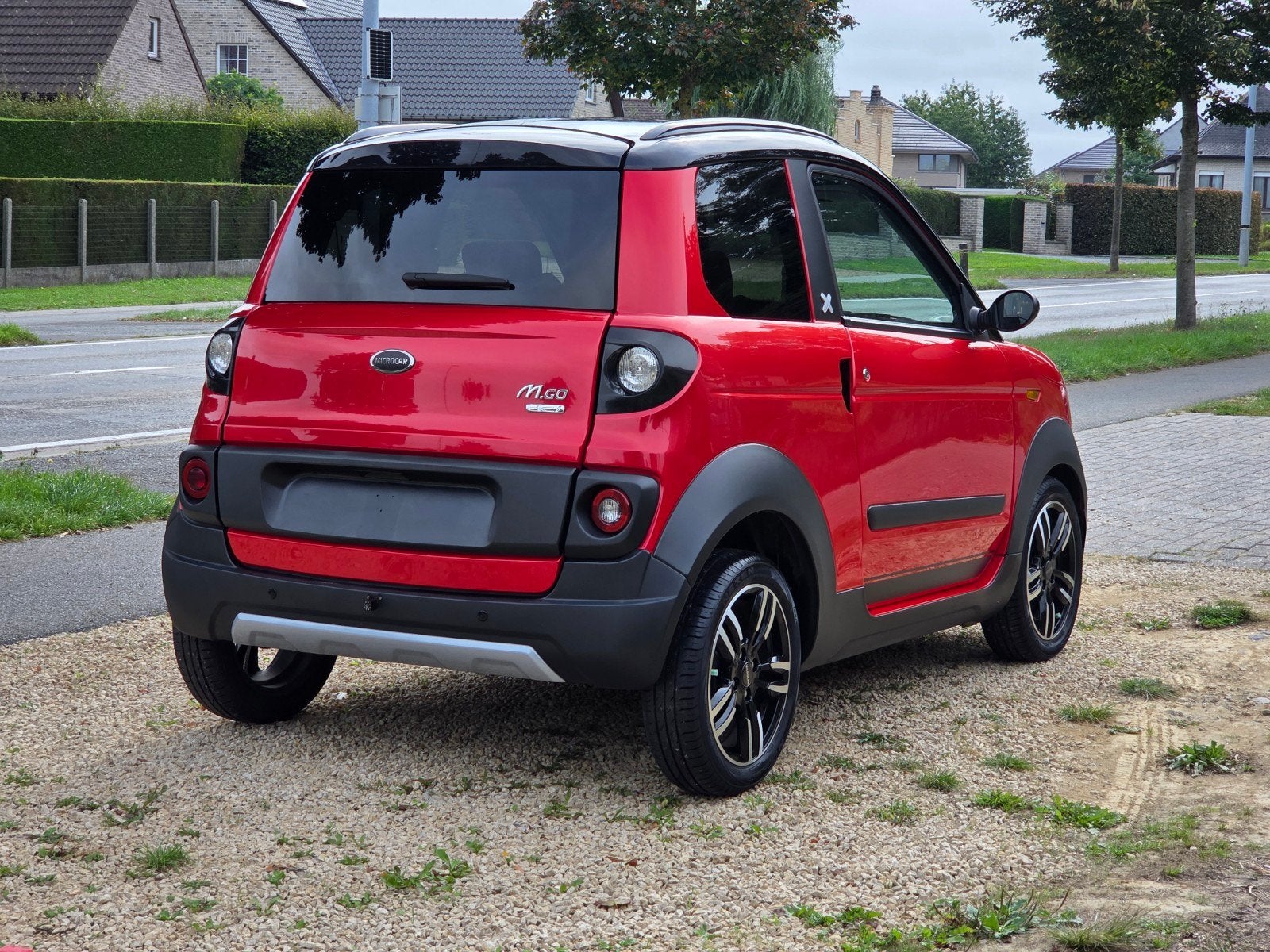 Microcar Aixam MGO X, avec climatisation dans un état absolu, Rouge, Achat, Entreprise, Garantie prolongée