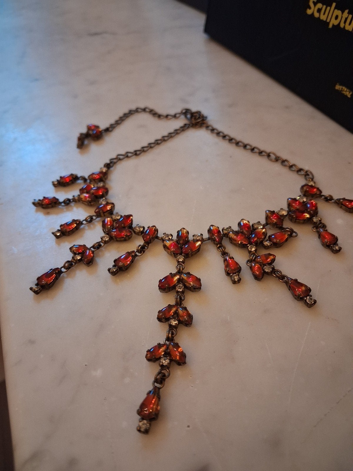 Necklace by De Luxe, Enlèvement ou Envoi
