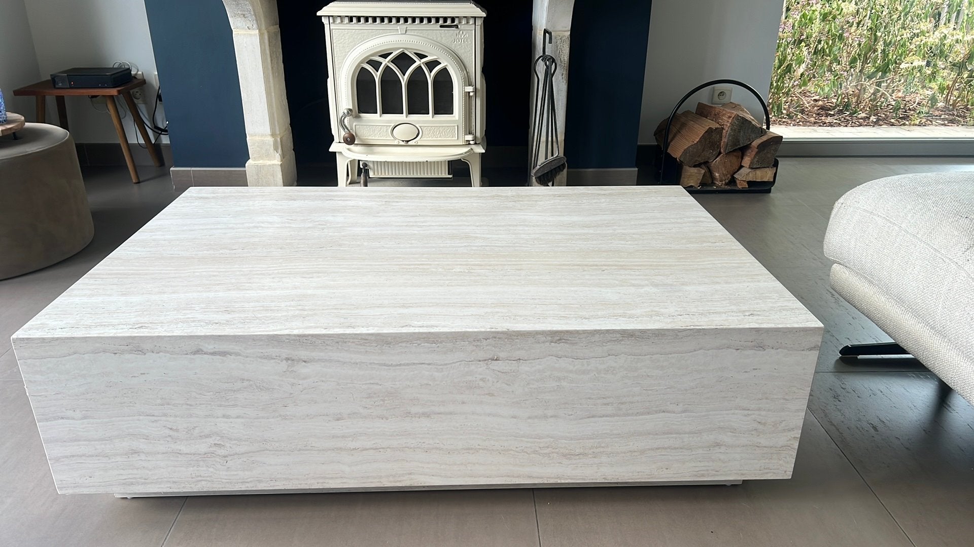 Salontafel in travertinlook, Ophalen, Zo goed als nieuw