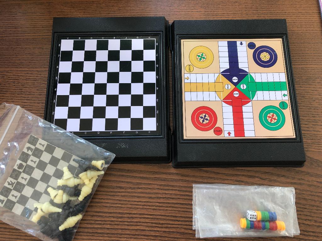2 magnetische gezelschapspellen voor op reis, Ophalen of Verzenden, Gebruikt, Reisspel
