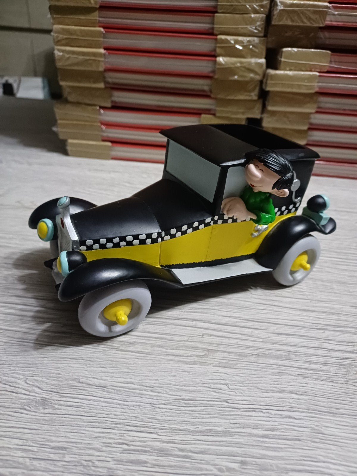 Fiat Gaston . Résine, Enlèvement ou Envoi, Gaston ou Spirou, Comme neuf, Statue ou Figurine