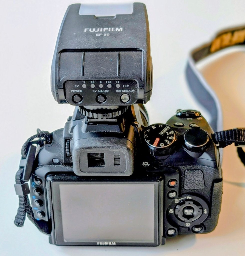 Appareil photo Fujifilm FinePix HS30EXR + Flash EF-20, Appareil photo bridge, Enlèvement ou Envoi, Fujifilm, Utilisé