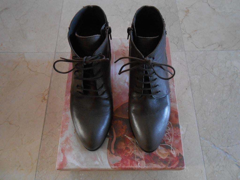 Splinternieuwe dames enkellaarsjes, Maat 38 - Koopje!!, Kleding | Dames, Ophalen, Bruin, Lage of Enkellaarzen, Apple Love