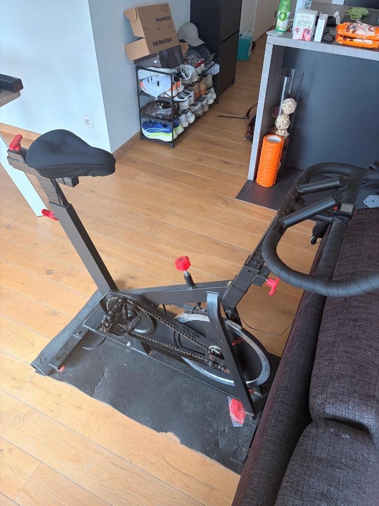 Domyos Spinningfiets met 12kg vliegwiel, Sport en Fitness, Ophalen, Gebruikt, Metaal, Spinningfiets