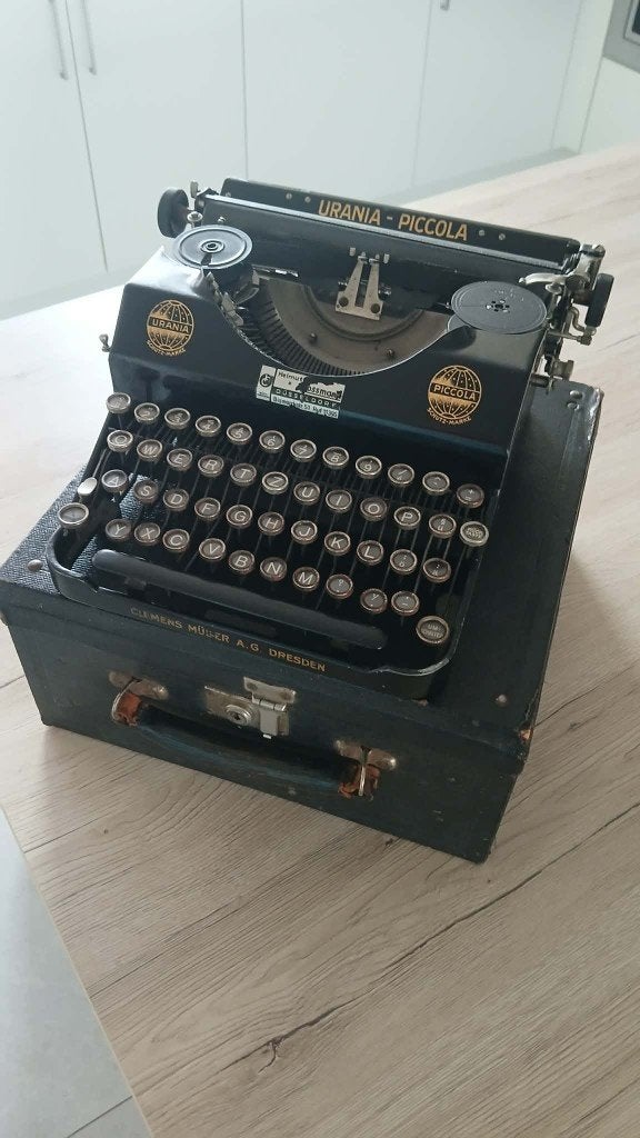 duitse schrijfmachine Urania Piccola , Enlèvement, Utilisé