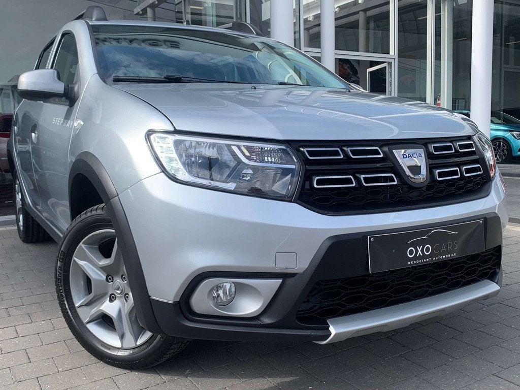 Dacia Sandero 0.9 TCe 90 CV / STEPWAY PLUS / BLUETOOTH / LEZ, Auto's, Dacia, Voorwielaandrijving, 898 cc, Stof, Gebruikt