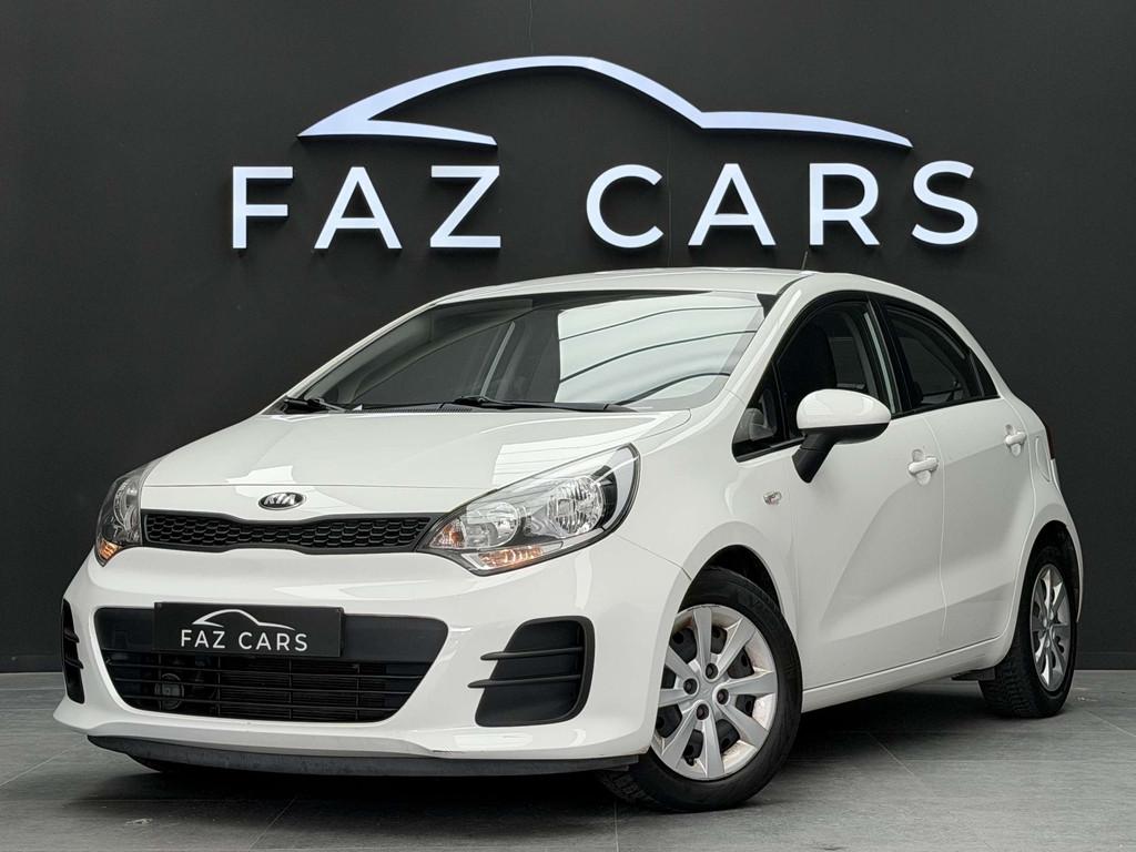 Kia Rio 1.2i Lounge * 1ER PROP + CLIM + GARANTIE *, Voorwielaandrijving, Stof, Gebruikt, Wit