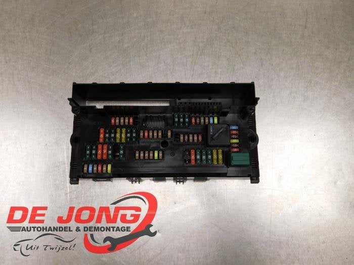 Boîte à fusibles d'un BMW 5-Serie, -, 3 mois de garantie, Utilisé, -