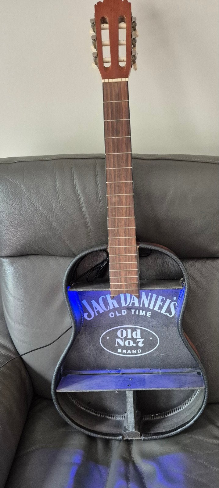 Unieke Jack Daniel's gitaar kast/mancave decoratie (met led), Verzamelen, Ophalen