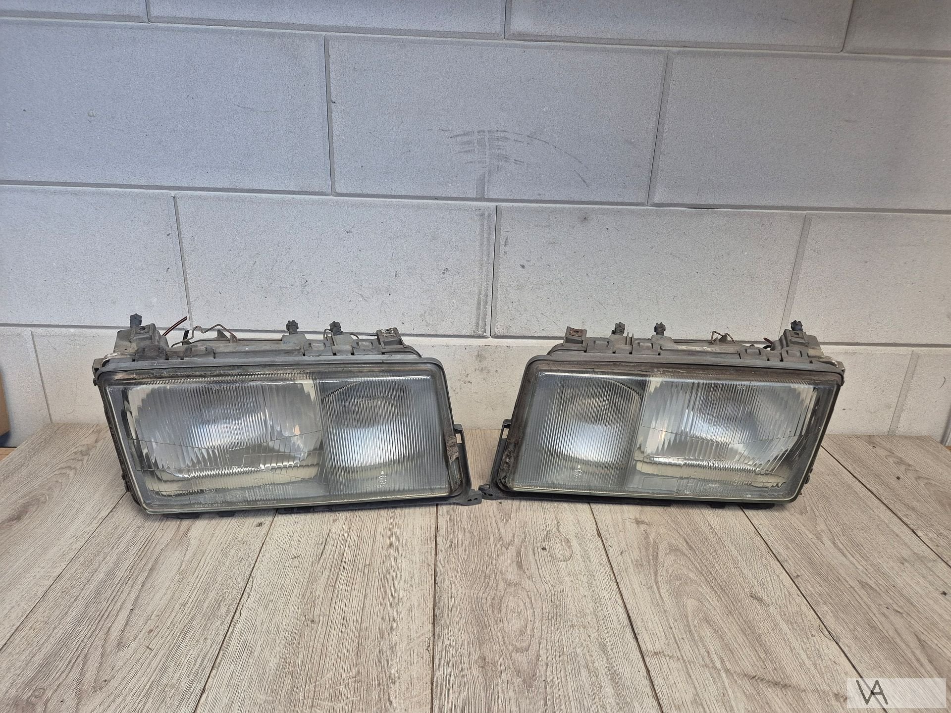 Koplamp rechts van Mercedes 190 W201 1983 - 1993 HELLA €100, Auto-onderdelen, Verlichting, Gebruikt, -, Ophalen of Verzenden, -