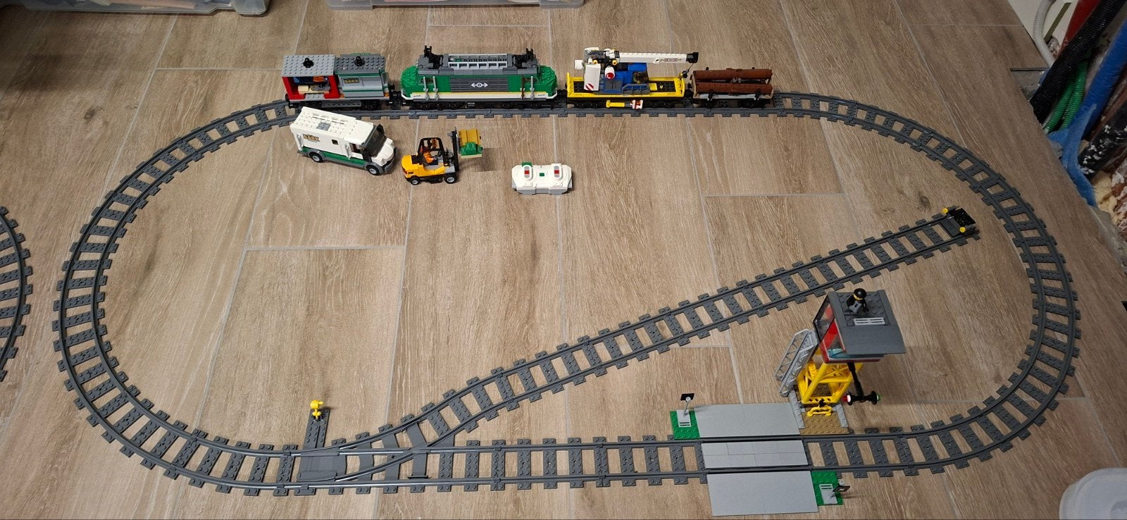 LEGO City Cargo Train 60052 – Compleet op 2 onderdelen na, Kinderen en Baby's, Speelgoed | Duplo en Lego, Ophalen of Verzenden