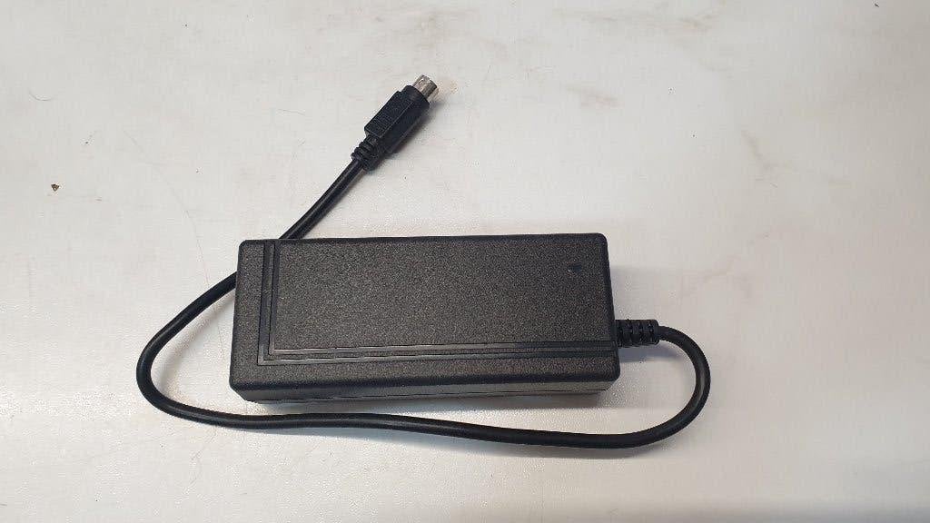 jw1432:dubbele voeding power supply 12V 2A & 5V-2A, Enlèvement ou Envoi, Utilisé