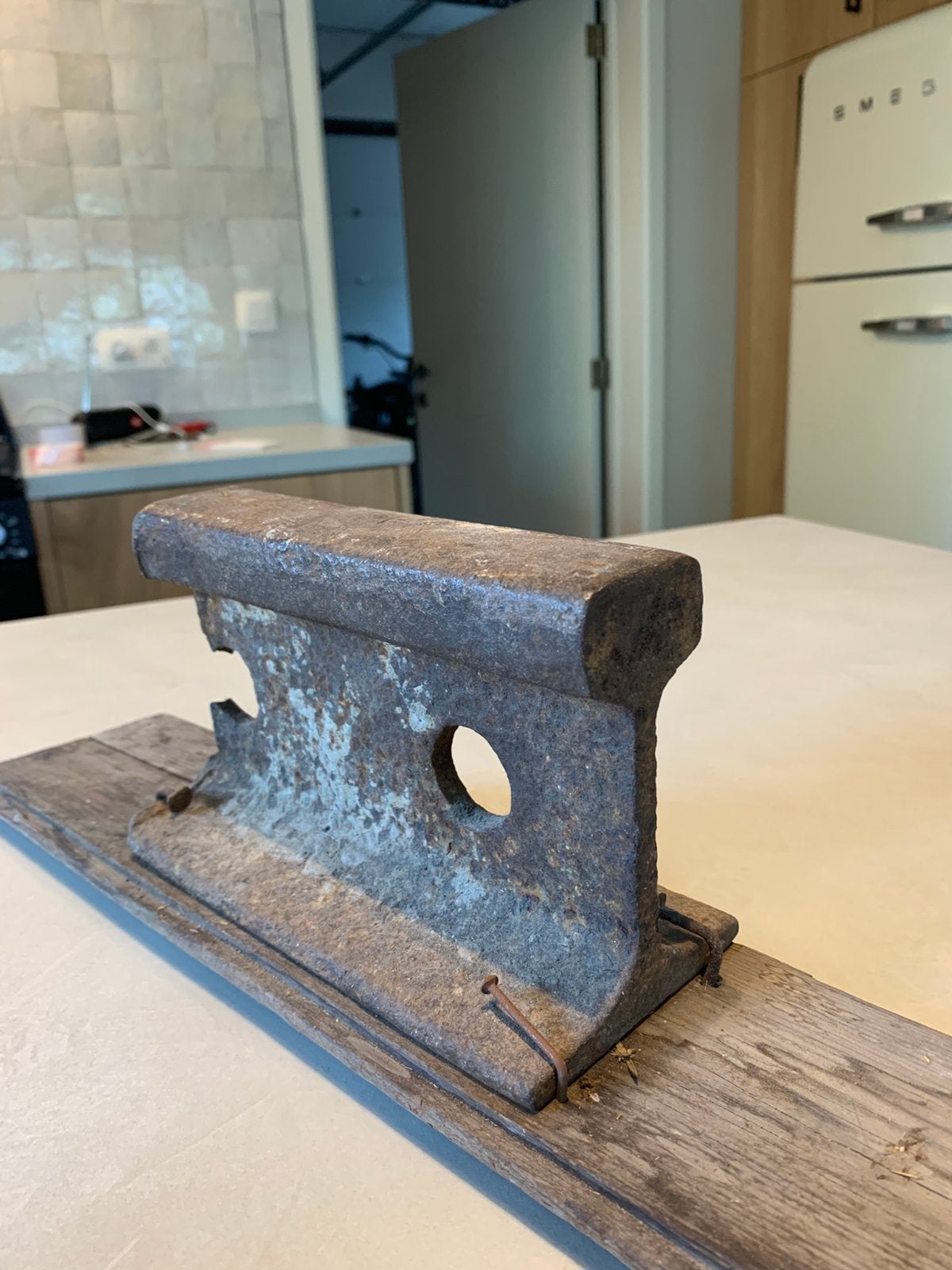 Vintage spoorwegrail - aambeeld, Ophalen of Verzenden