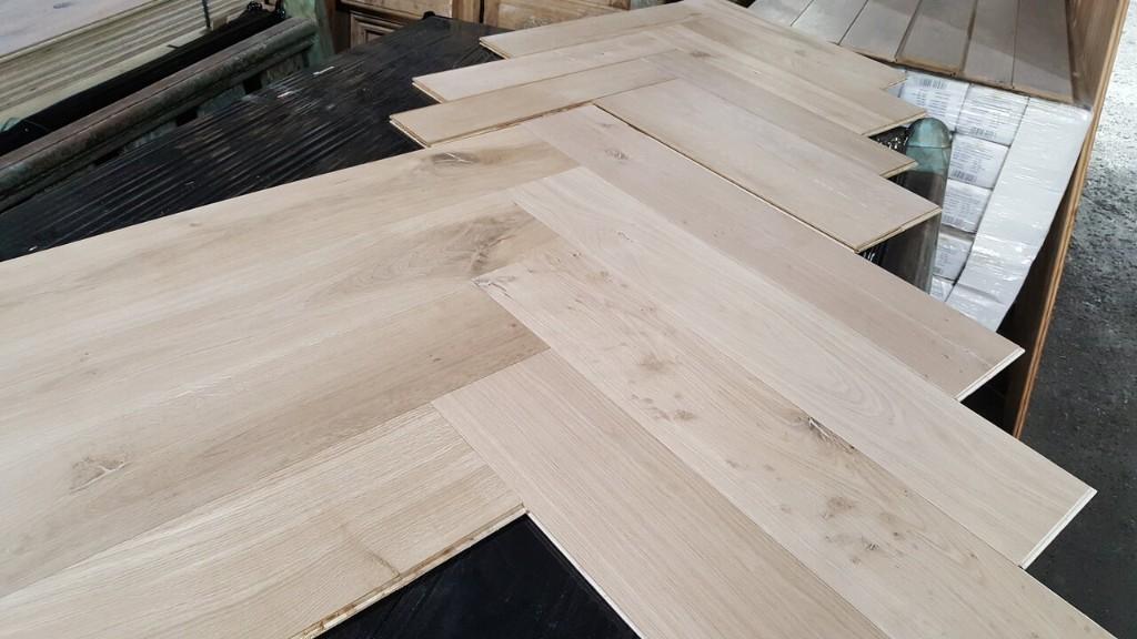 PARQUET EN BOIS ; PAQUET 97 M2 PARQUET À CHEVRONS EN CHÊNE, Enlèvement