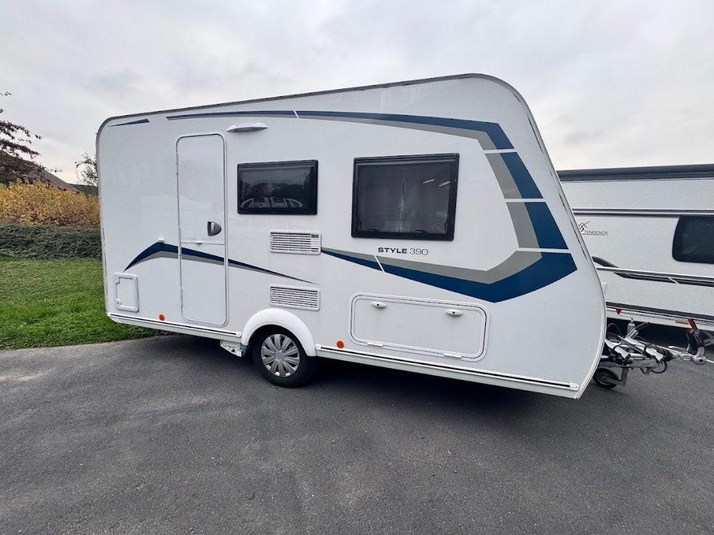 Caravelair Style 390, Caravans en Kamperen, Treinzit, 5 tot 6 meter, Caravelair, Dwarsbed
