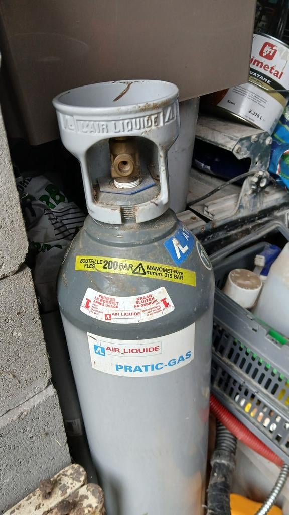 Bouteille air liquide vide , gratuit à 7090 Ronquières, Enlèvement ou Envoi
