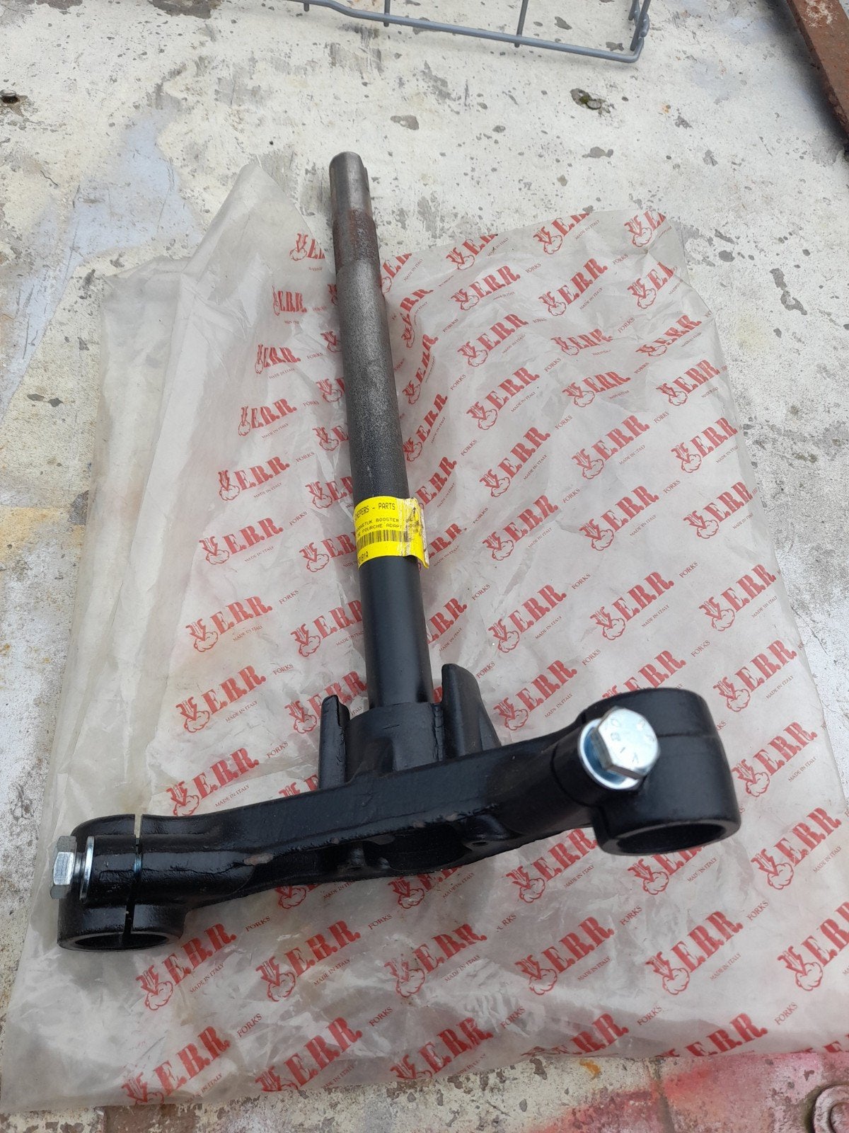 T de fourche Booster, Enlèvement
