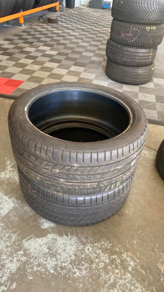 265/40/21 merk michelin met monteren 150 eur per stuk, Ophalen, Zo goed als nieuw