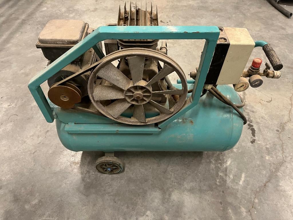 Compressor, Enlèvement, 200 à 400 litres/min, Utilisé, 6 à 10 bars