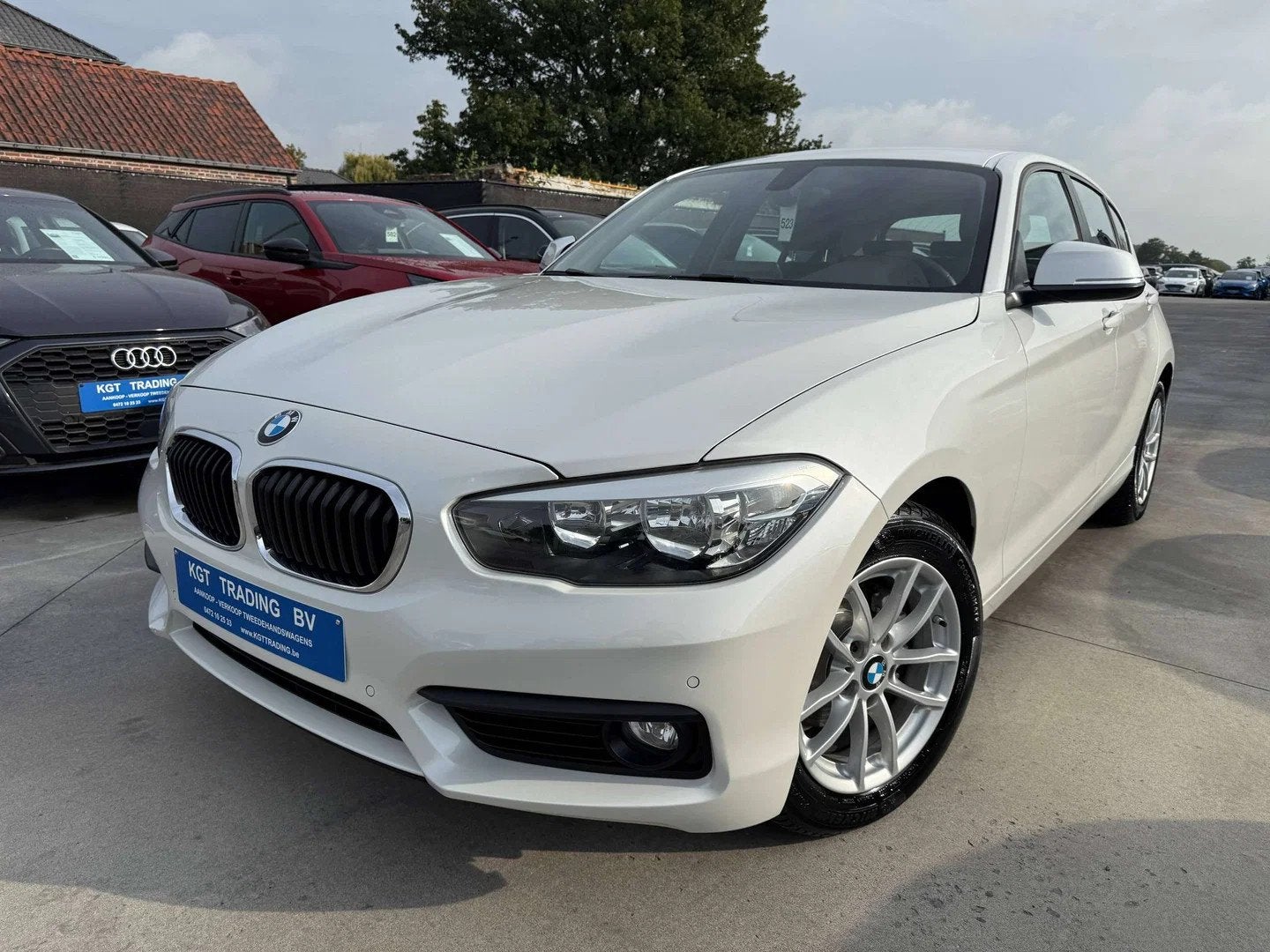 BMW 1 Serie 116 i 109PK 5-DEURS NAVIGATIE PDC V+A BLUETOTOH, Gebruikt, Wit, 5 deurs, 3 cilinders