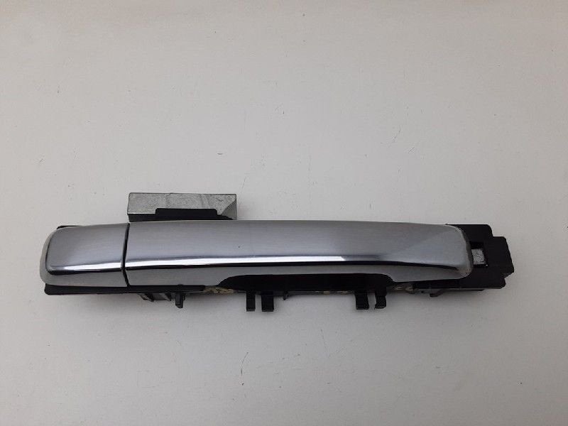 POIGNEE EXTERIEURE AVANT DROITE Isuzu D-Max (TFR / TFS), Utilisé, Avant, Autres marques automobiles