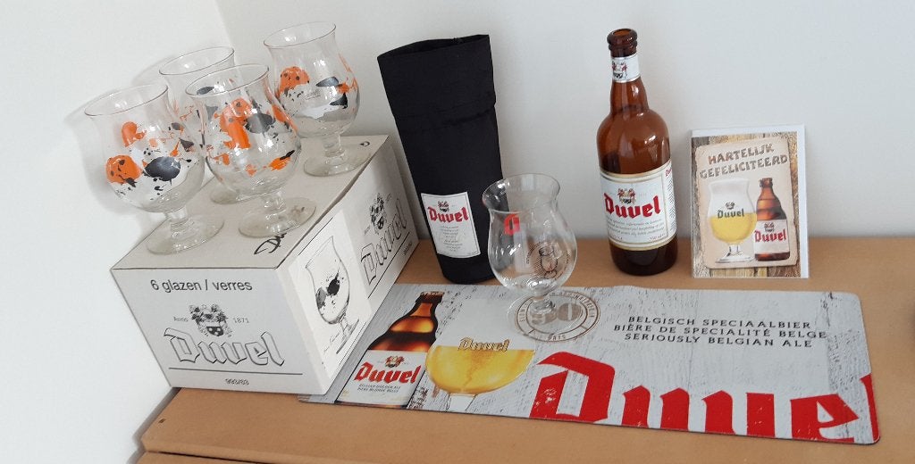 bier Duvel 4xglas Arne Quinze +1 D , toogmat fleshouder fles, Verzamelen, Ophalen of Verzenden, Nieuw, Glas of Glazen, Duvel
