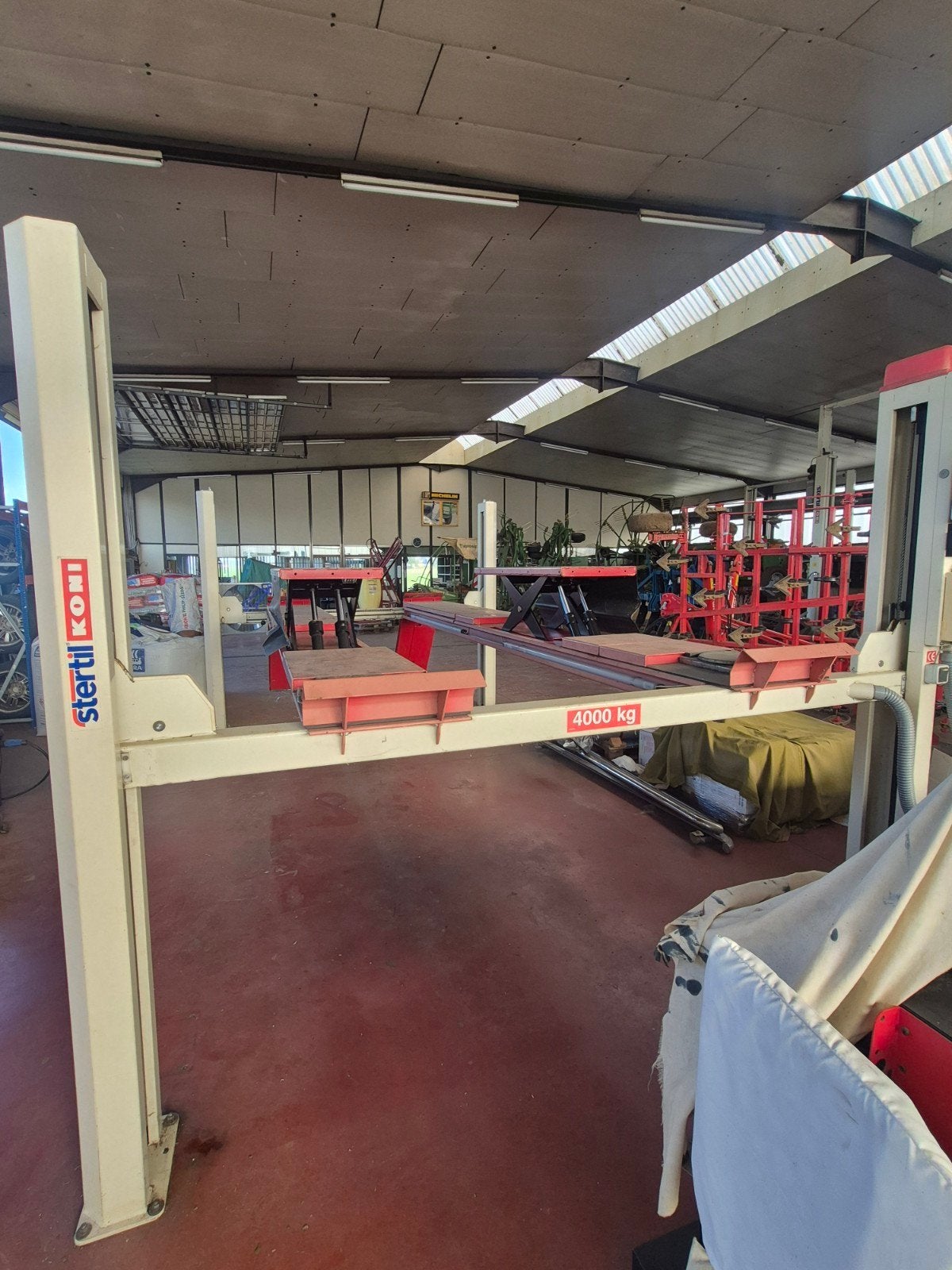Stertill-koni 4 palen hefbrug, Auto diversen, Ophalen