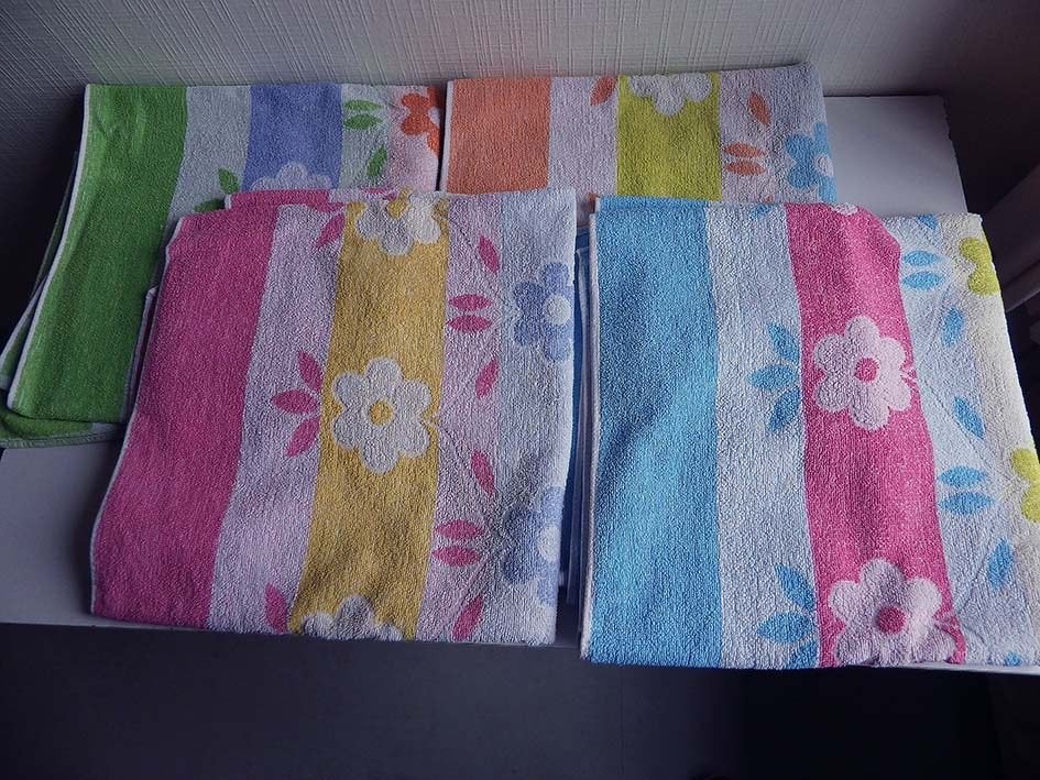 Set (4x) Retro Badhanddoeken., Enlèvement, Comme neuf, Serviette