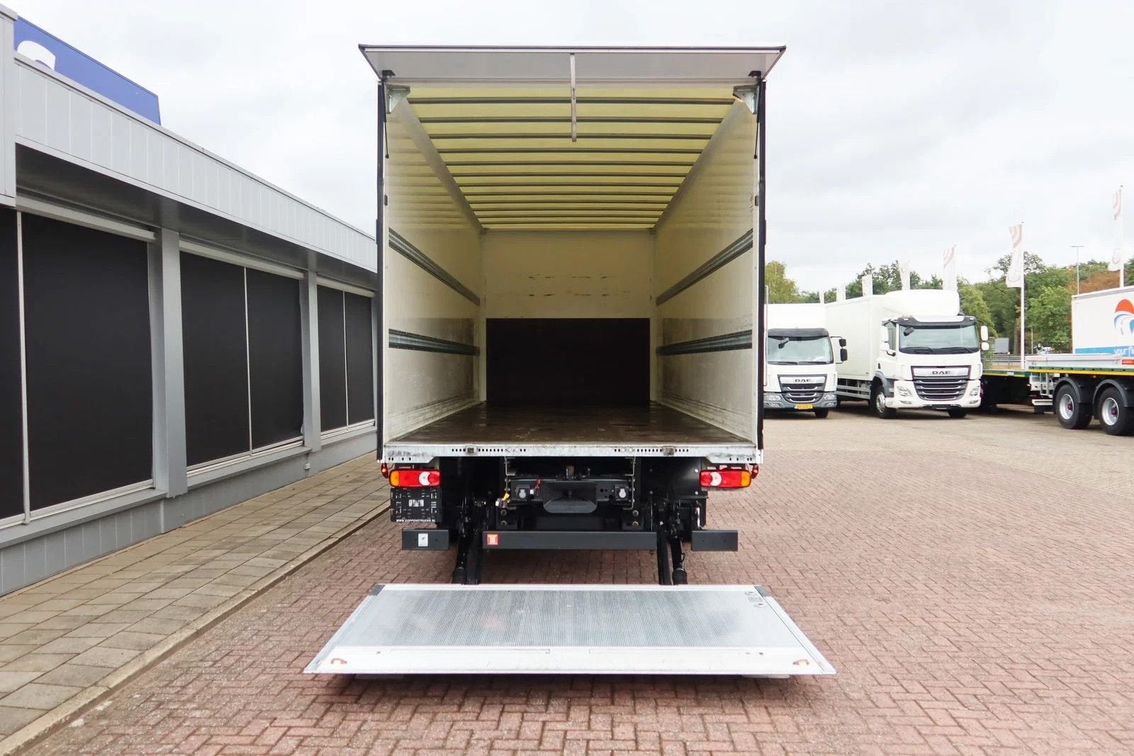 Volvo FL 280 Bak +Klep 1500 kg, Autos, Achat, Diesel, Automatique, Blanc