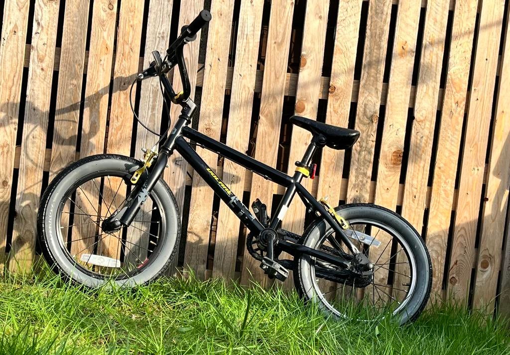 Kinder Stunt BMX, Ophalen, Zo goed als nieuw