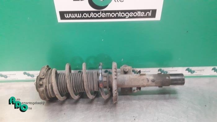 Barre amortisseur avant droit d'un Volkswagen Polo (Polo 01-, Volkswagen, -, 3 mois de garantie, Utilisé