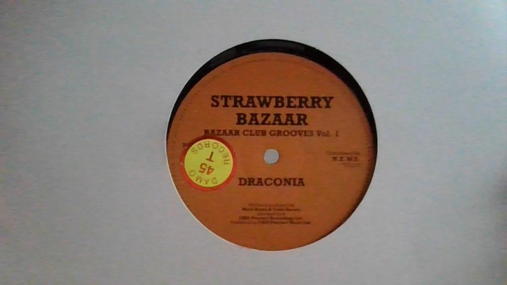 STRAWBERRY BAZAAR "BAZAAR CLUB GROOVES VOL . 1 ", Ophalen of Verzenden, Gebruikt, 12 inch, Techno of Trance