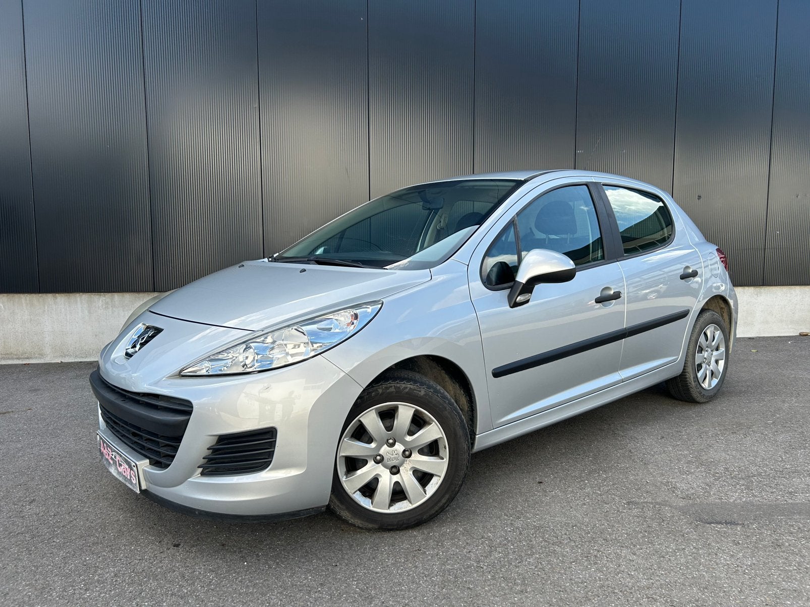 Peugeot 207 1.4 benzine / 38000km / in goede staat, Euro 5, Stof, Zwart, Bedrijf