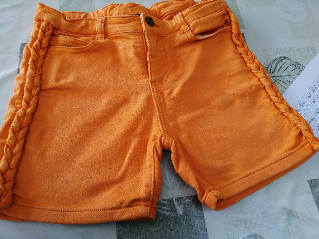 THE NEW oranje short maat 158 - 164, Kinderen en Baby's, Kinderkleding | Maat 158, Broek, Meisje, Ophalen of Verzenden, Zo goed als nieuw