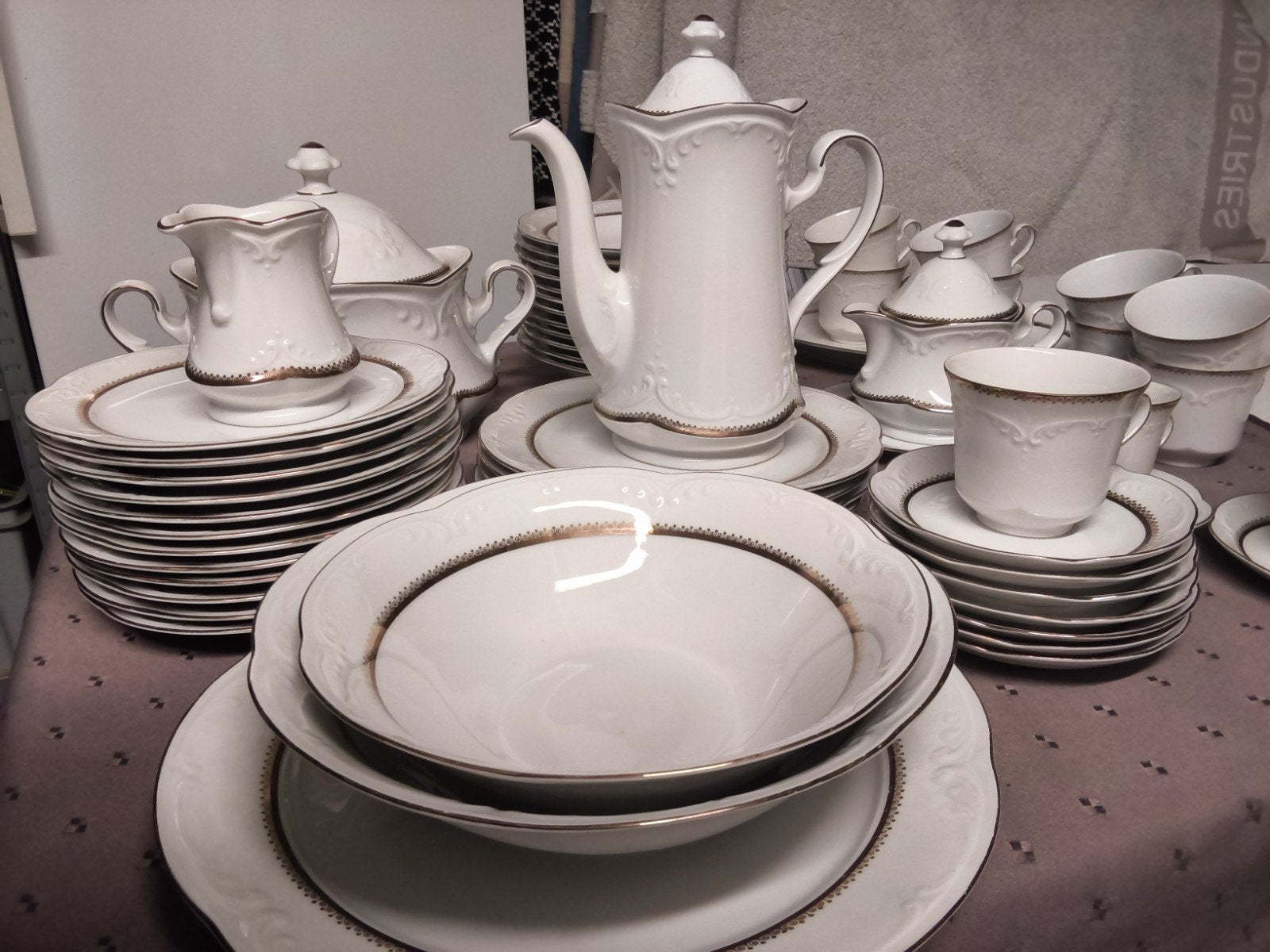 Servies Winterling   Marktleuthen  Bavaria  ! MOET WEG, Antiek en Kunst, Antiek | Servies los, Ophalen