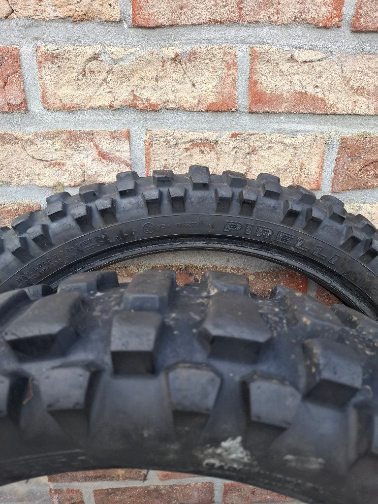 Pneu Moto Pirelli MT 21, Motos, Enlèvement, Utilisé