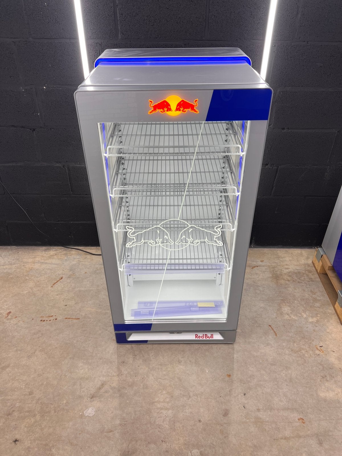 Redbull eco cooler large, Elektronische apparatuur, Ophalen, 150 tot 200 liter, Zonder vriesvak, 120 tot 140 cm