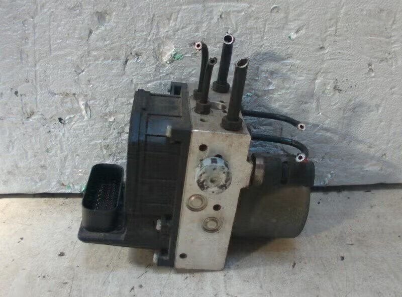 ABS POMP Audi A4 (B6) (01-2000/01-2005) (8eo-614-517), Robert Bosch AG, Enlèvement ou Envoi, Audi, Utilisé