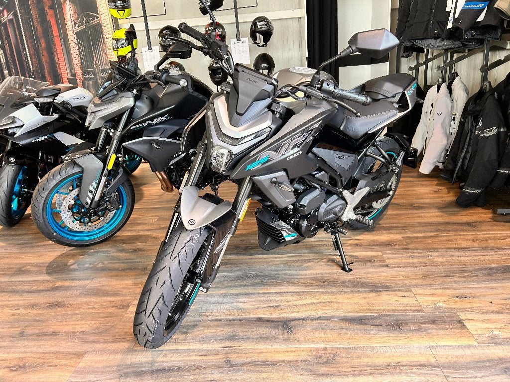 MOTO CF 125 NK GEM NOIRE 2025, Entreprise, Permis Moto A1 minimum, Neuf, Éclairage LED