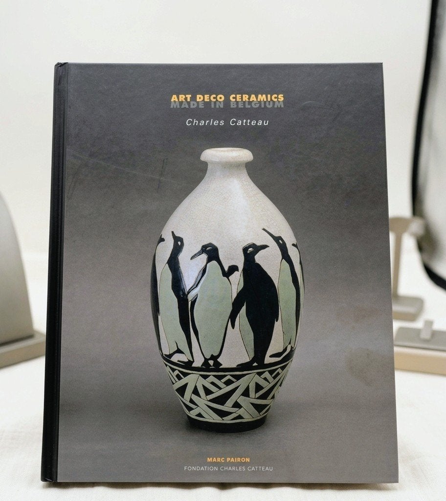 Livre Boch frères Keramis Art Deco ceramics Charles Catteau, Enlèvement ou Envoi