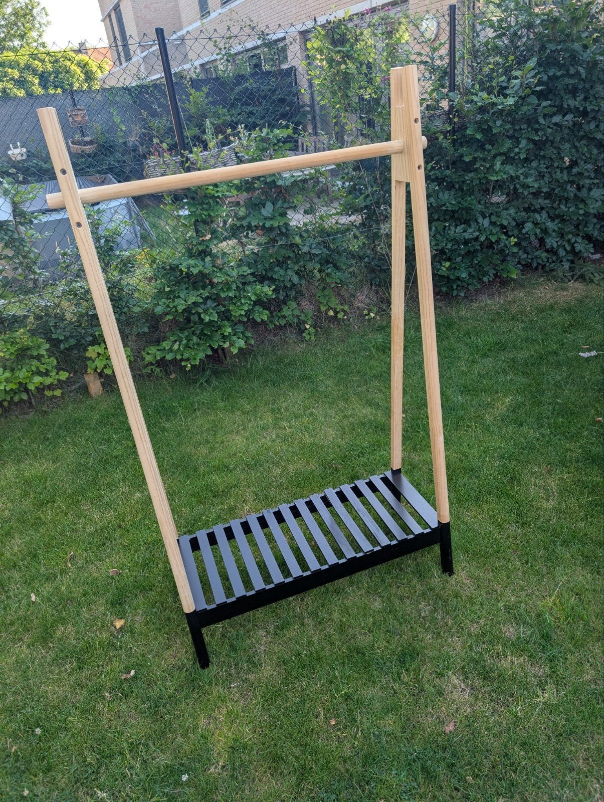 Houten kapstok, Enlèvement