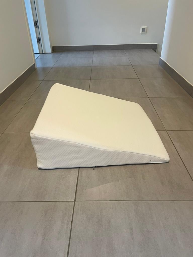 Ergonomisch wigkussen / positioneringskussen, Ophalen, Eenpersoons, Wit, Zo goed als nieuw